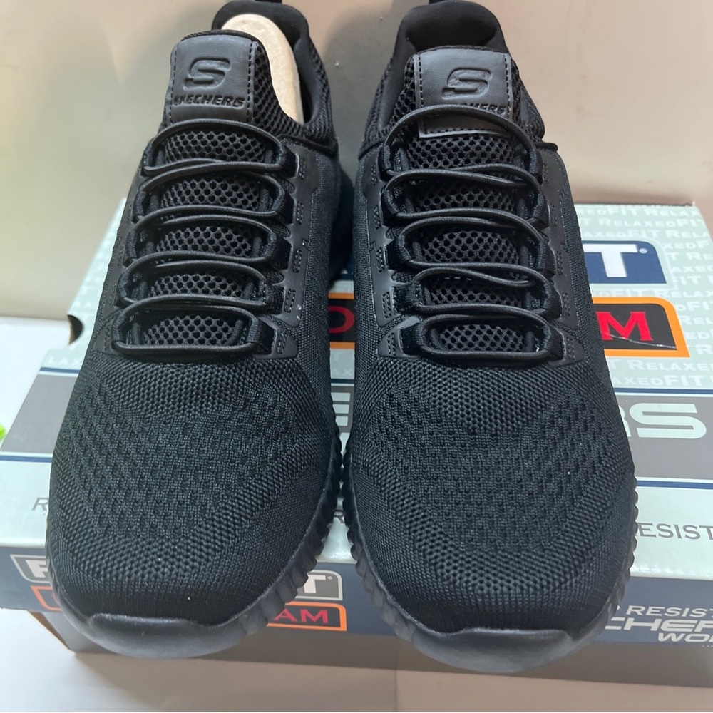 SKECHERS Work Relaxed Fit Cessnock Slip-Resistant Shoes Men Size 8.5 D